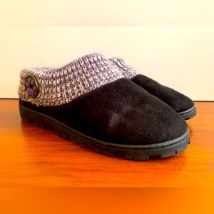 The Animal Rescue Site Women’s Purple Paw Slippers